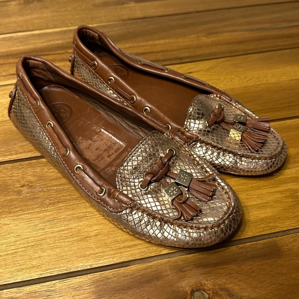 Tory Burch Lawrence Tassel Driver Loafers in Gold and Brown - Size 6